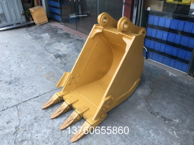 PC200包（bāo）邊600寬挖鬥